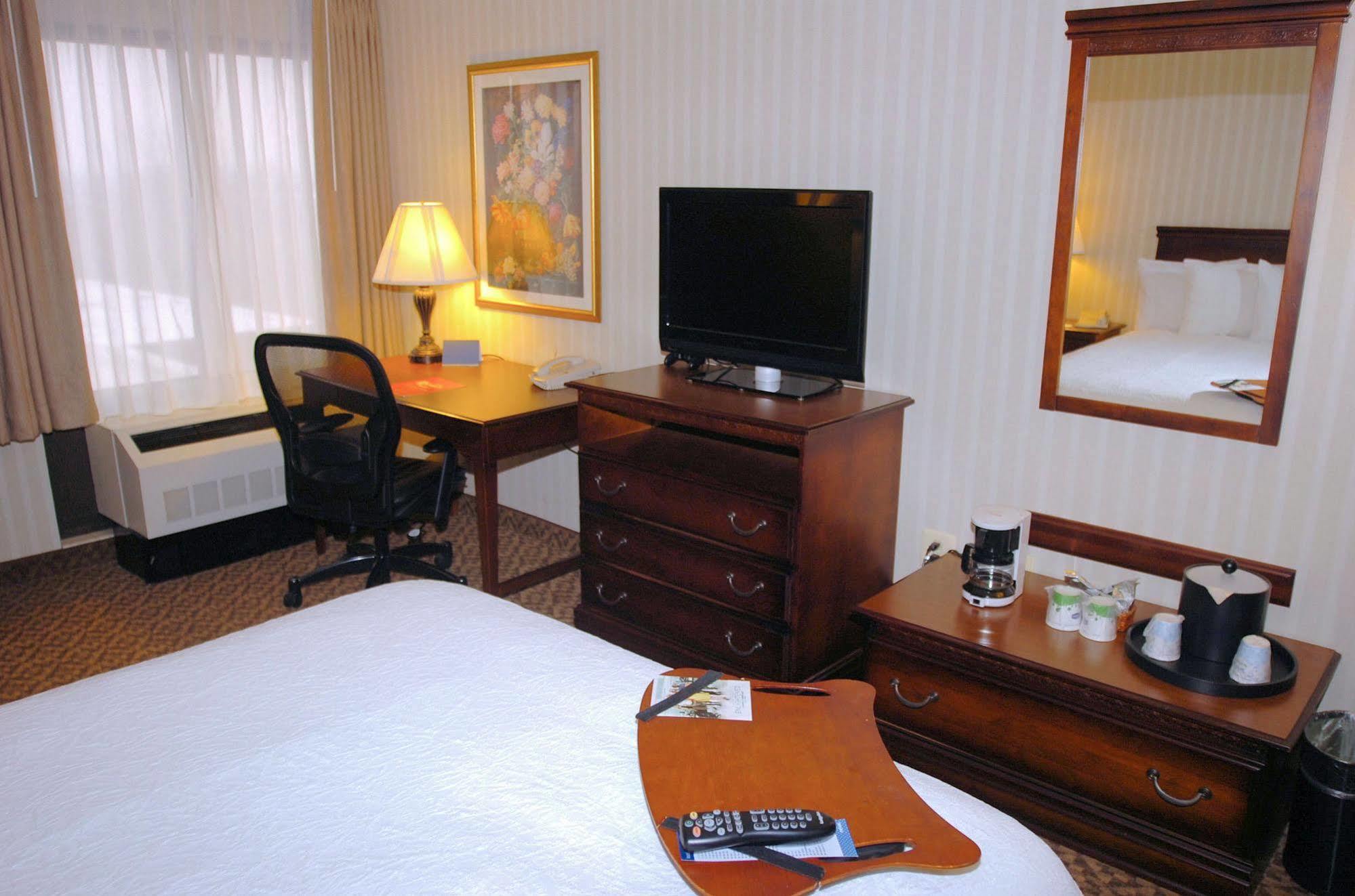 Hampton Inn Carlstadt At The Meadowlands Buitenkant foto